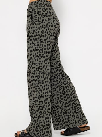 SASSYCLASSY Flared Pants in Green