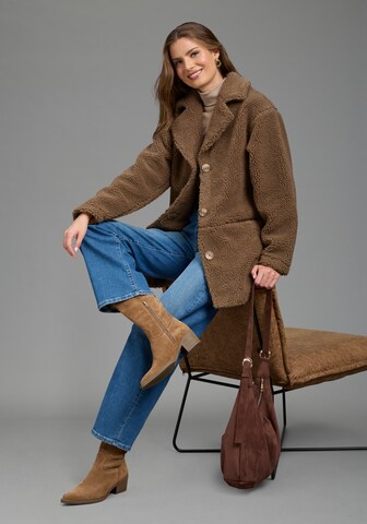 LAURA SCOTT Winter Coat in Brown