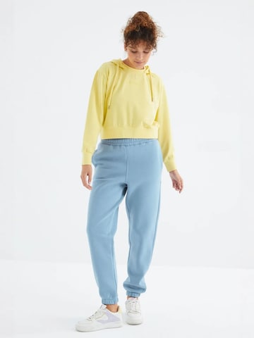 Tommy Life Regular Workout Pants 'Jogginghose' in Blue
