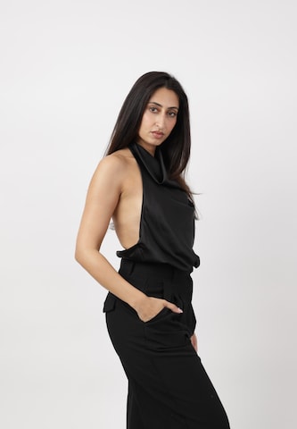 Top di Elara in nero
