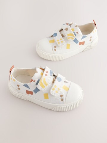 Sneaker de la Next pe alb