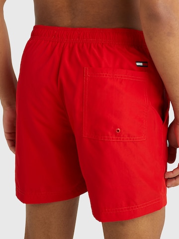 Shorts de bain Tommy Jeans en rouge