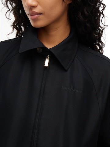juoda Tommy Jeans Demisezoninė striukė