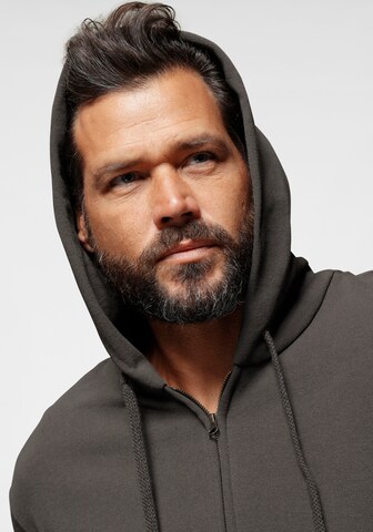 FRUIT OF THE LOOM Sweatjacke in Grau