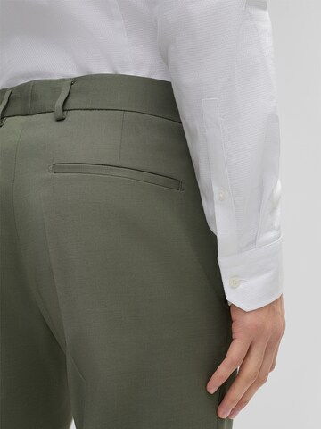 Skinny Pantalon à plis 'Kyle' STRELLSON en vert