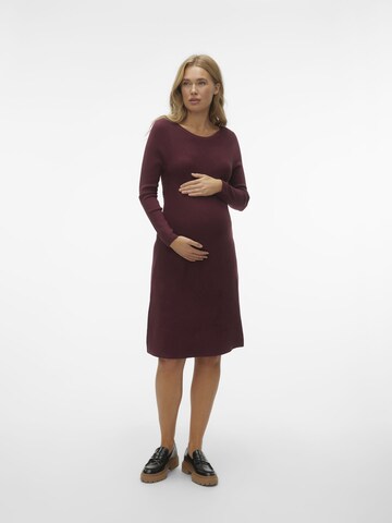 Vero Moda Maternity Knitted dress in Red: front