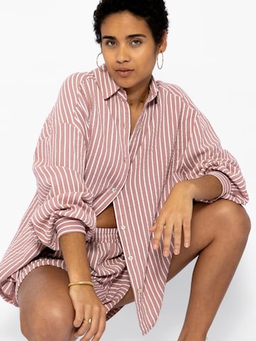 SASSYCLASSY Regular Trousers in Pink