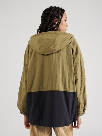 LEVI'S ® Tussenjas 'Callie Windbreaker' in Groen