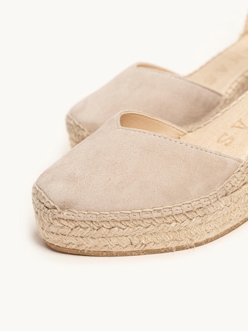 Sandalo 'Alpargata Cuña 8 cm' di Alhamas in grigio