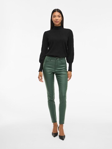 Coupe slim Pantalon 'VISarah' VILA en vert