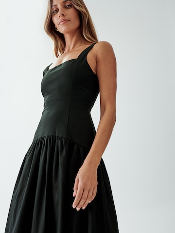 Willa Φόρεμα 'QIN' σε μαύρο