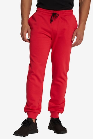 JP1880 Tapered Broek in Rood: voorkant