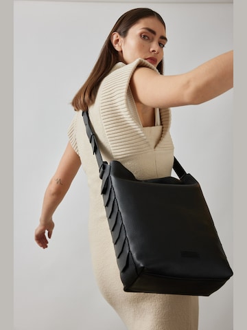 Clio Crossbody Bag 'PANDION GRAINED' in Black