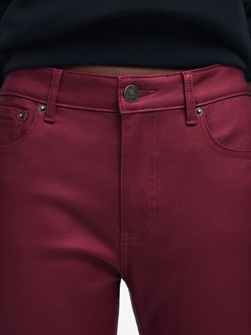 Coupe slim Pantalon Desigual en rouge
