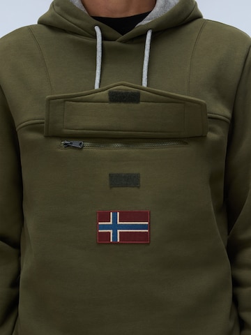 NAPAPIJRI Суичър 'BURGEE WINT 4' в зелено