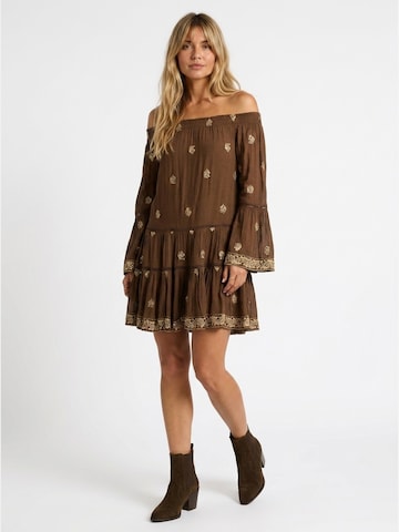 Miss June Dress 'Robe Shinne' in Brown: front