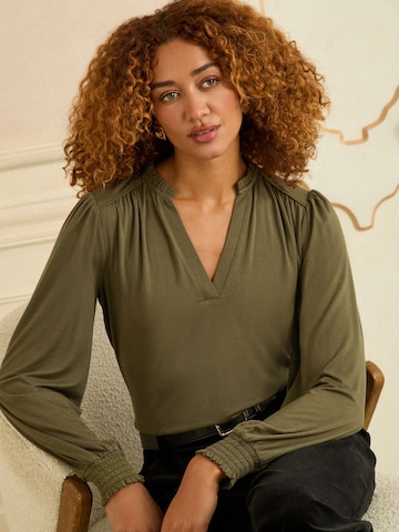 Bluză de la love & roses pe verde