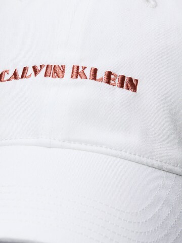 Casquette 'Apparel 4' Calvin Klein en blanc