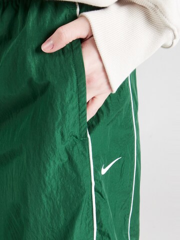 Nike Sportswear Loose fit Trousers in Green