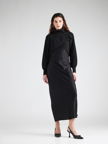 Rochie de la River Island pe negru: față