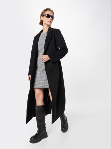 Robe 'BRILLIANT' ONLY en noir