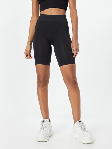 Nasty Gal Slimfit Shorts in Schwarz: predná strana