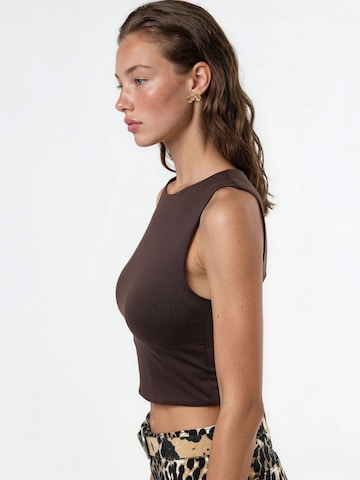 Haut Busem en marron