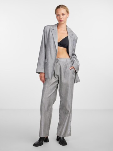 Wide Leg Pantalon 'GLITTY' PIECES en gris