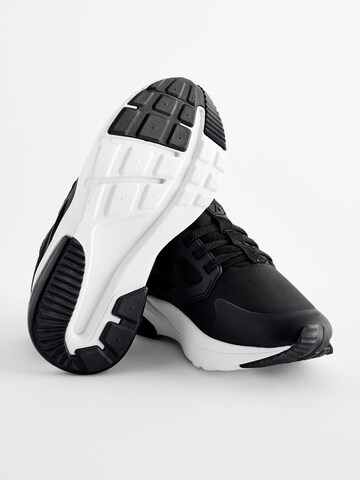 Sneaker di Next in nero