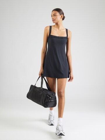 Robe Abercrombie & Fitch en noir : devant
