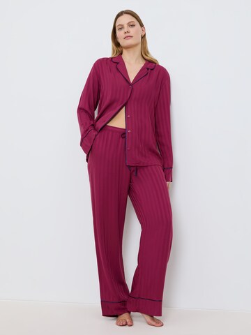 TRIUMPH - Pijama 'Amourette Jacquard' en rojo