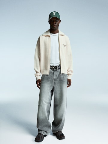 Bershka Pletena jopa | bela barva
