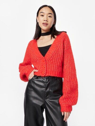 Monki Strickjacke in Rot: Vorderseite