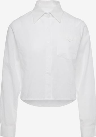 MYMO - Blusa em branco: frente