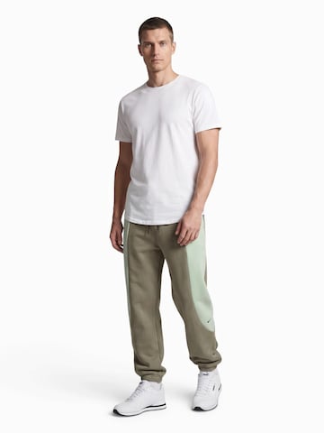 Nike Sportswear Дънки Tapered Leg Панталон 'TECH FLC PRO' в зелено