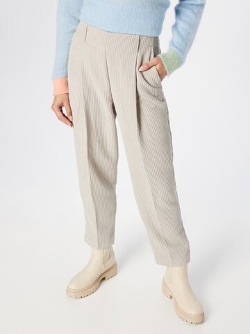 Regular Pantalon à plis UNITED COLORS OF BENETTON en gris : devant