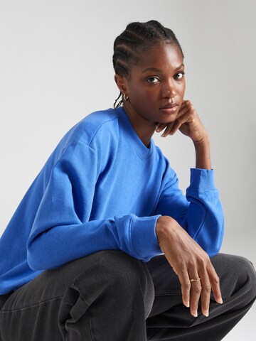 Monki Sweatshirt in Blauw