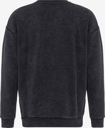 Redbridge Sweatshirt 'Batley' in Grau