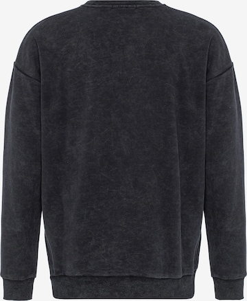 Redbridge Sweatshirt 'Batley' in Grau