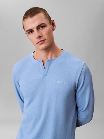 T-Shirt Calvin Klein en bleu