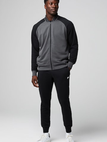 Fabletics Tapered Hose in Schwarz
