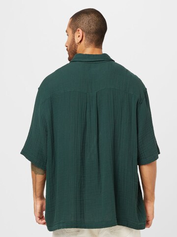 WEEKDAY - Ajuste confortable Camisa en verde