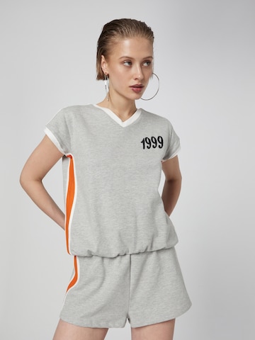 VIERVIER Sweatshirt 'Jolien' i grå: forside