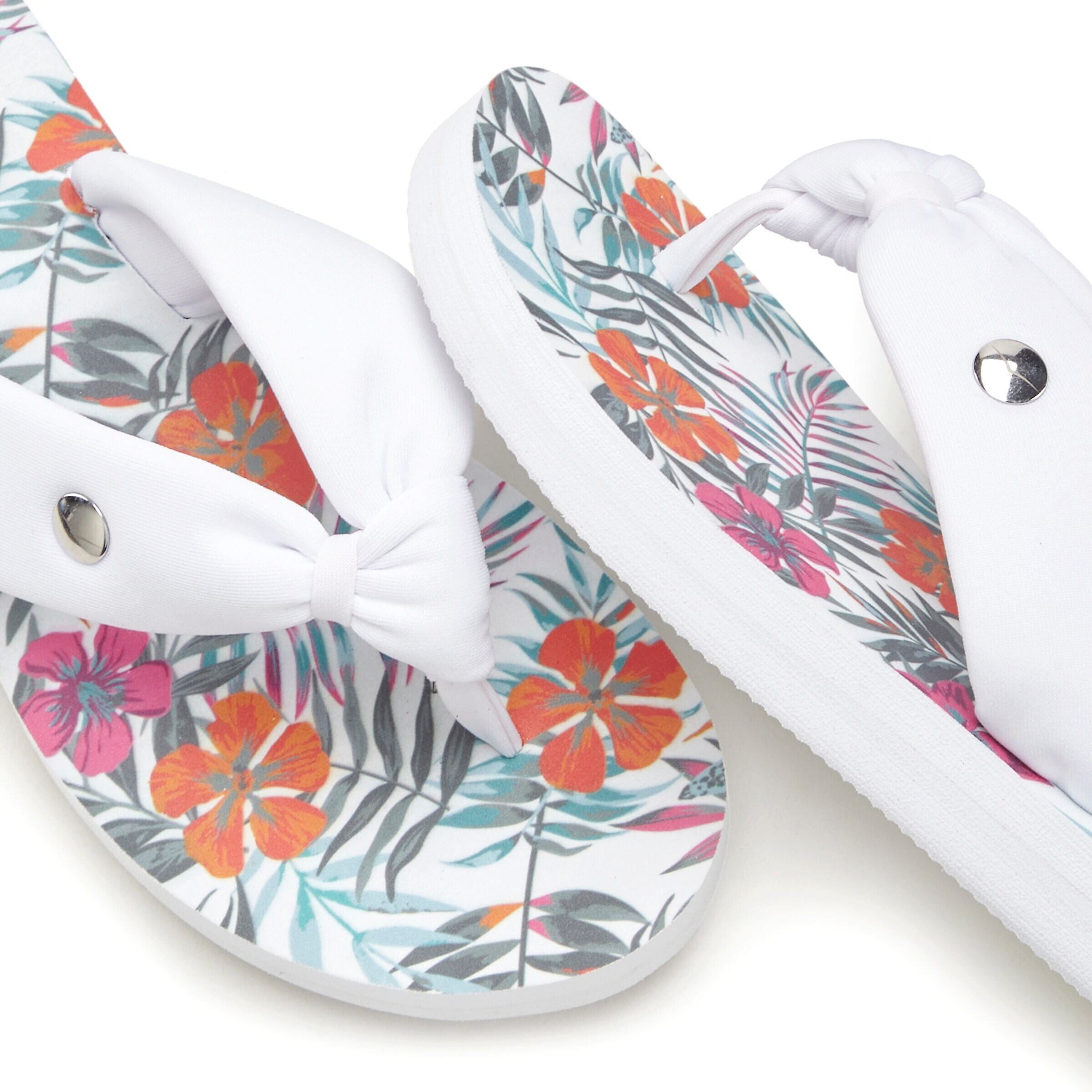 VENICE BEACH Beach & Pool Shoes in White