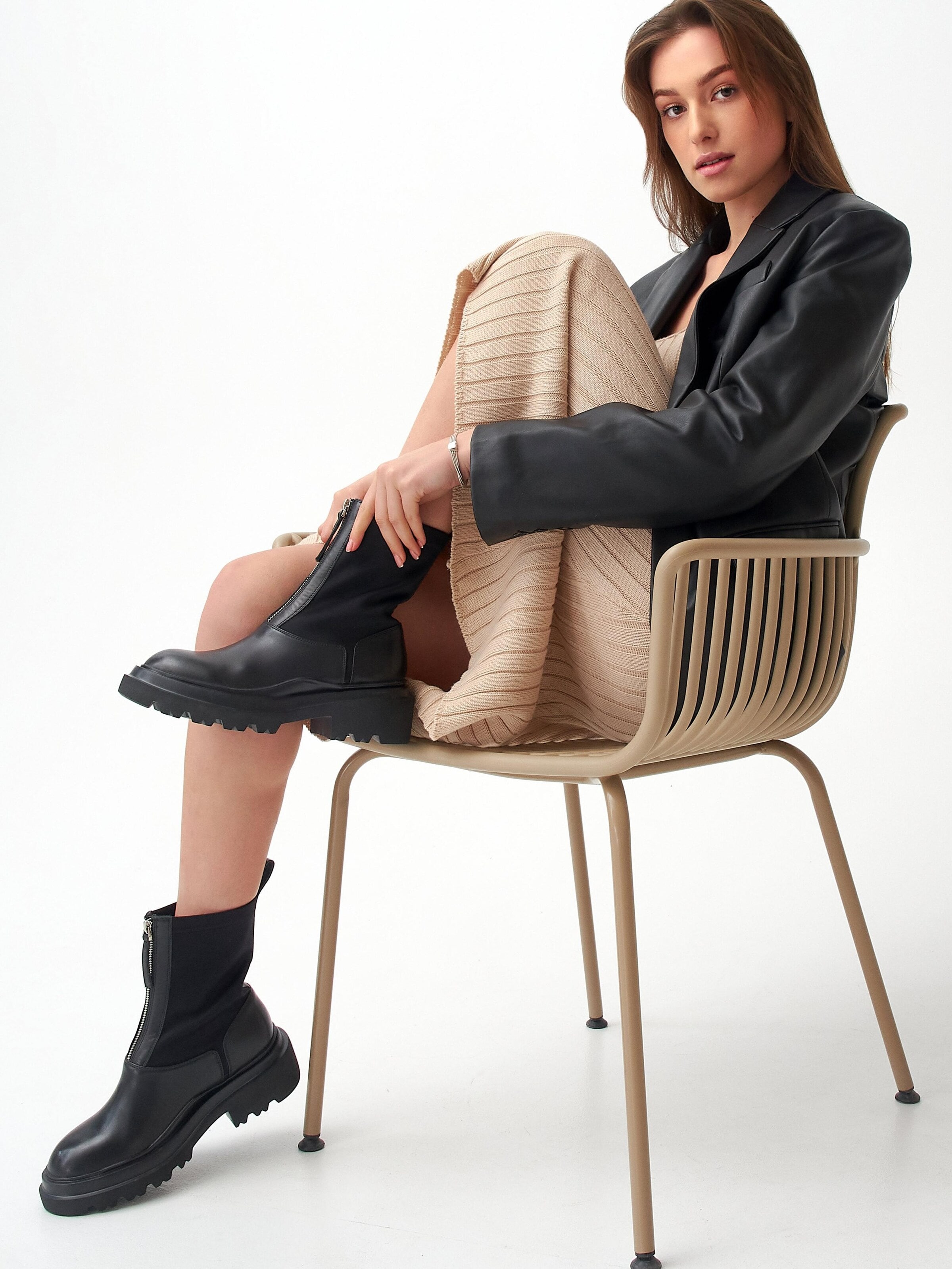 Ankle boots '2216-33' di Estro in nero: frontale
