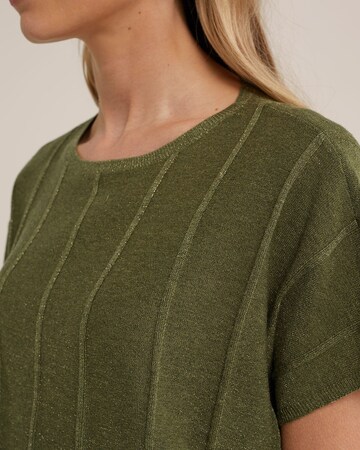 WE Fashion Sweater in Green