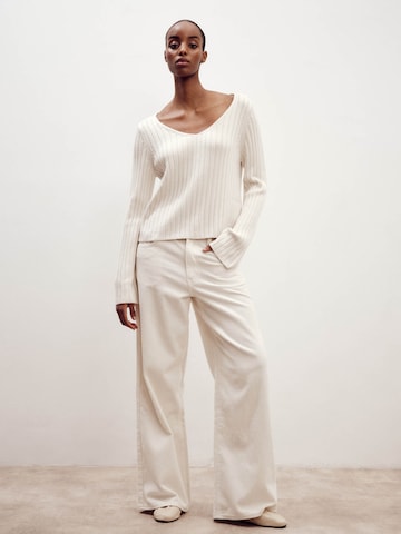 ABOUT YOU x Marie von Behrens Pullover 'Fenja' in Weiß