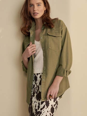Next Blouse in Groen: voorkant