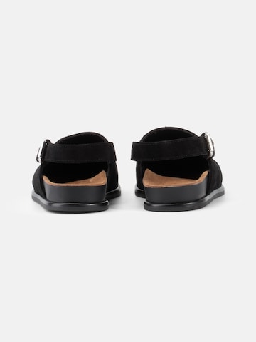 VAGABOND SHOEMAKERS Klumpák 'Effie' - fekete