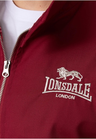 Veste mi-saison 'Classic' LONSDALE en rouge